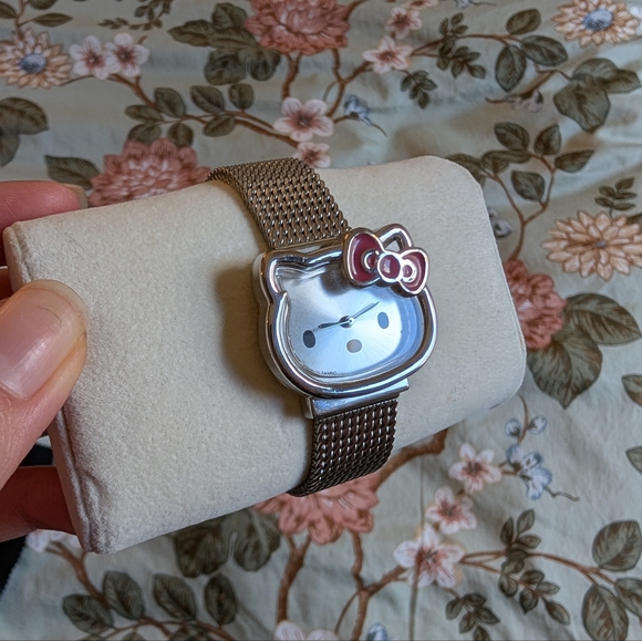 Hello Kitty Watch - Picture 2 of 4